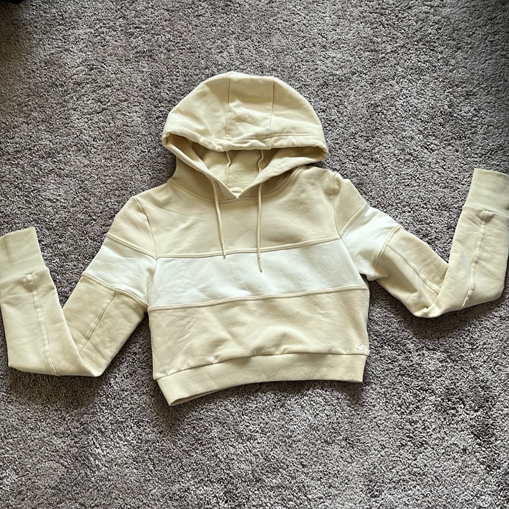 BuffBunny Cream & Off-White Cropped Hoodie Sweater